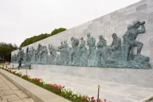 Relief and statue depicting Mustafa Kemal Ataturk commanding the Dardanelles Campaign of WW1