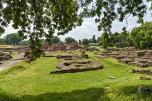 Images Dated 27th September 2005: Remains in Sarnath, India