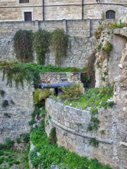 Images Dated 11th May 2019: Remnants of the old Carlo V Castle and old artillery cannon