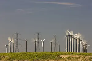 Images Dated 2nd March 2008: Renewable energy through wind power is collected via wind turbines in northern California s