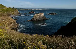Images Dated 2027: Rocks and ocean in Newport Oregon on Oregon taken fron Yaquina Head Lighthouse