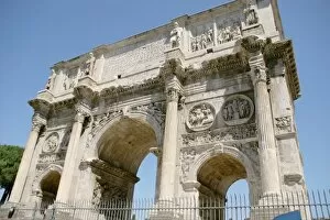 Images Dated 9th August 2005: Roman Art. Arch of Constantine. Triumphal arch. It was erected to commemorate Constantine