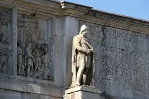 Images Dated 14th August 2005: Roman Art. Arch of Constantine. Triumphal arch. It was erected to commemorate Constantine