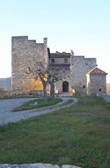 Images Dated 11th December 2006: Roquetaillade hilltop village. With medieval chateau. Limoux. Languedoc. Evening sunshine