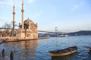 Images Dated 2nd December 2005: Row boat and Buyuk Mecidiye Camii in Ortakoy, Bosphorus, Istanbul, Turkey