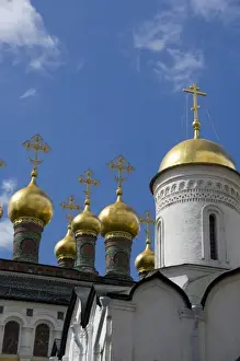 Images Dated 23rd August 2008: Russia, Moscow, The Kremlin. Church of the Deposition of the Robe with Terem Palace in the distance