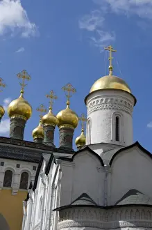 Images Dated 23rd August 2008: Russia, Moscow, The Kremlin. Church of the Deposition of the Robe with Terem Palace in the distance