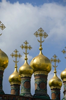 Images Dated 23rd August 2008: Russia, Moscow, The Kremlin. Terem Palace, guilded cupolas top the Czarinas Golden Chamber