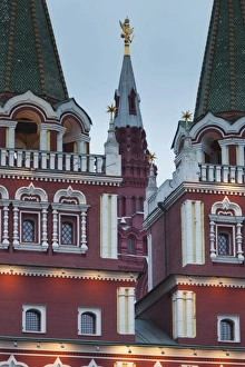 Images Dated 15th May 2011: Russia, Moscow Oblast, Moscow, Red Square, Resurrection Gate, dusk