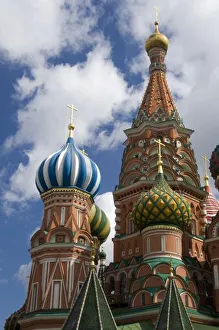 Russia, Moscow, Red Square. St. Basils Cathedral (aka Pokrovsky Sobor or Cathedral