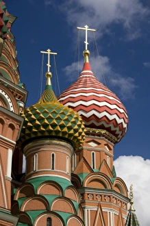 Russia, Moscow, Red Square. St. Basils Cathedral (aka Pokrovsky Sobor or Cathedral