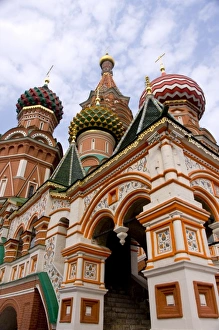 Russia, Moscow, Red Square. St. Basils Cathedral (aka Pokrovsky Sobor or Cathedral