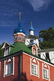 Images Dated 5th June 2011: Russia, Pskovskaya Oblast, Pechory, Pechory Monastery, view towards Assumption Cathedral