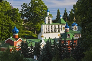 Images Dated 5th June 2011: Russia, Pskovskaya Oblast, Pechory, Pechory Monastery, view towards Assumption Cathedral