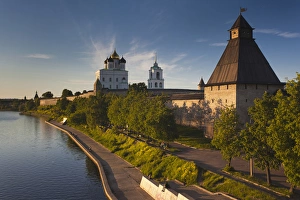 Build Prints: Russia, Pskovskaya Oblast, Pskov, elevated view of Pskov Kremlin from the Velikaya River