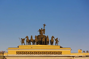 Images Dated 30th May 2011: Russia, Saint Petersburg, Center, Dvortsovaya Square, Triumphal Arch detail, sunset