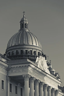 Russia, Saint Petersburg, Center, Saint Isaac Cathedral along Admiraltevsky Prospekt