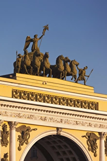 Images Dated 30th May 2011: Russia, Saint Petersburg, Center, Dvortsovaya Square, Triumphal Arch detail, sunset