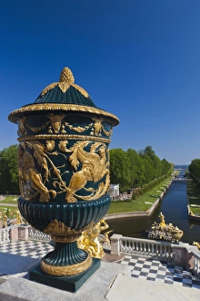 Images Dated 1st June 2011: Russia, Saint Petersburg, Peterhof, Grand Cascade fountains