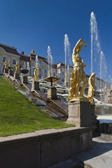 Images Dated 1st June 2011: Russia, Saint Petersburg, Peterhof, Grand Cascade fountains