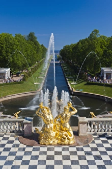 Images Dated 1st June 2011: Russia, Saint Petersburg, Peterhof, Grand Cascade fountains