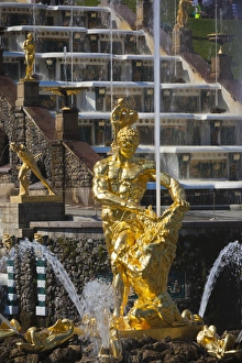 Images Dated 1st June 2011: Russia, Saint Petersburg, Peterhof, Grand Cascade fountains