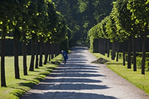Images Dated 9th June 2011: Russia, Saint Petersburg, Pushkin-Tsarskoye Selo, palace grounds