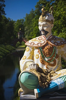 Images Dated 9th June 2011: Russia, Saint Petersburg, Pushkin-Tsarskoye Selo, statues by the Chinese Pavillion