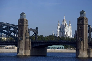 Images Dated 2nd September 2008: Russia, St. Petersburg, Neva River. View of Smolny Convent between bridge towers