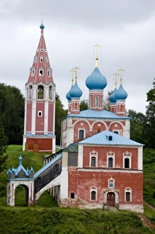Images Dated 28th August 2008: Russia, Views along the Volga River between Yaroslavl & Goritzy. Historic town of