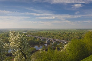 Images Dated 18th May 2011: Russia, Vladimir Oblast, Golden Ring, Vladimir, bridge over the Klyazma River