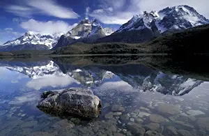 Images Dated 4th November 2004: SA, Chile, Patagonia, Torres Del Paine National Park, Cuernos del Paine