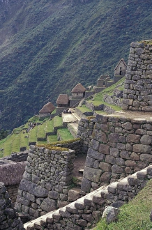Images Dated 2nd December 2004: SA, Peru, Machu Picchu Stone walls and terraces of Incan ruins high in Andes Mountains