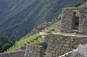 Images Dated 2nd December 2004: SA, Peru, Machu Picchu Stone walls and terraces of ruin high in Andes Mountains
