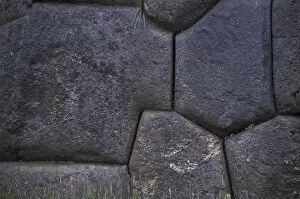 Images Dated 27th January 2004: SA, Peru, Sacayhuaman Inca ruins; distinctive zig-zag terraced walls, some stones