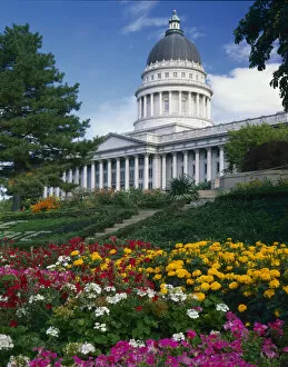 Images Dated 27th January 2004: SALT LAKE CITY, UTAH. USA. Utah State Capitol Building & flowers on grounds