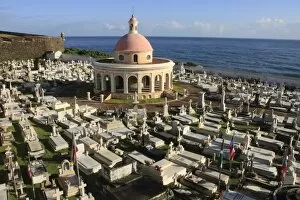 Images Dated 6th July 2007: San Juan Cementary, Old San Juan, Puerto Rico
