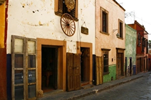 Images Dated 29th October 2008: San Miguel de Allende, Mexico. Street scene