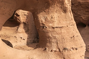 Natural Arch Prints: Sandstone arch, Canyon National Recreational Trail, Indian Wells Wilderness Area