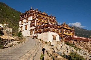 Images Dated 30th September 2010: Sangpi Luobuling Si Monastery, Xiangsheng, Sichuan Province, China