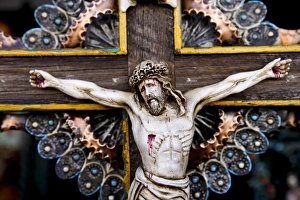 Images Dated 30th July 2011: Santa Fe, New Mexico, United States. Spanish Market. Jesus carved from elk bone