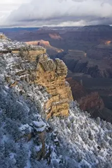 Images Dated 8th February 2009: Scenic snowy winter landscape along the south rim of the majestic Grand Canyon at sunrise