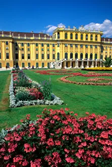 Images Dated 15th December 2005: Schonbrunn Castle in Vienna, Austria. europe, austria, austrian, travel, tourism