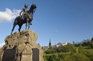Images Dated 22nd May 2011: Scotland, Edinburgh, Princes Street. Royal Scots Greys Memorial to the Scottish soldiers