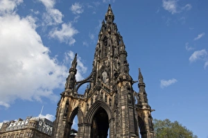 Images Dated 22nd May 2011: Scotland, Edinburgh, Princes Street. Gothic Scott Monument dedicated to Sir Walter Scott