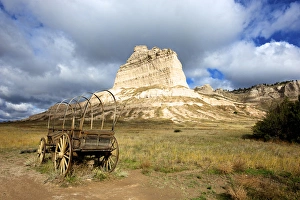 Wagon Prints: Scotts Bluff in present day Nebraska, towering 800 feet over the plains, was