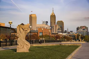 Images Dated 12th September 2021: Sculpture in White River State Park, Indianapolis, Indiana, USA