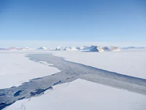 Images Dated 3rd November 2020: Sea ice with icebergs in the Baffin Bay, between Kullorsuaq