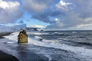 Iceland Gallery: Sea Stack and black sand beach near Vik, Iceland