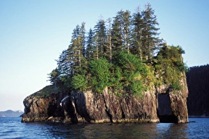 Images Dated 9th November 2005: sea stack in Kenai Fjords National Park, Alaska